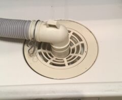 排水ホースを外さず排水口を掃除