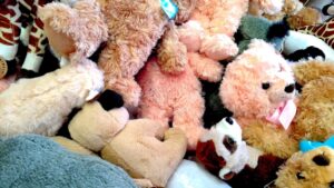 大量のぬいぐるみの処分を考えている人が撮影した画像
