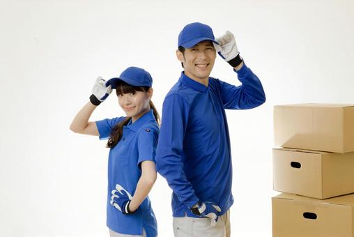 有機TLテレビの引っ越しを依頼された業者のスタッフ