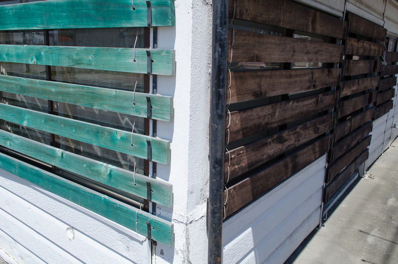 窓の雪囲いを自力設置