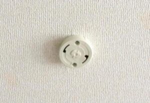 引っ掛けシーリングが回らない