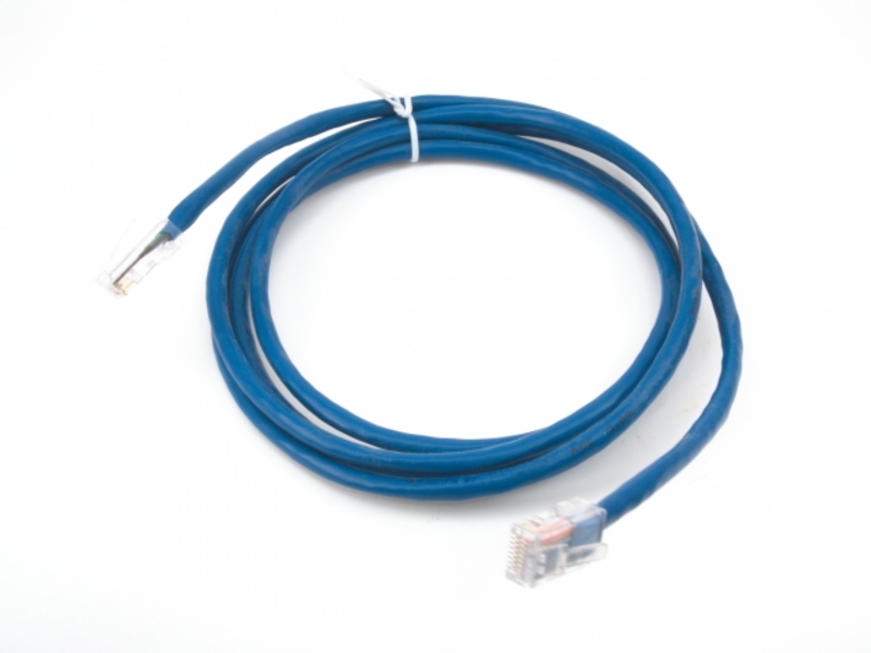 部屋をまたぐLANケーブル工事