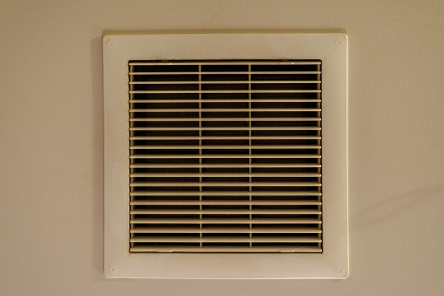 冬に出たゴキブリによって、これから対策をする換気扇