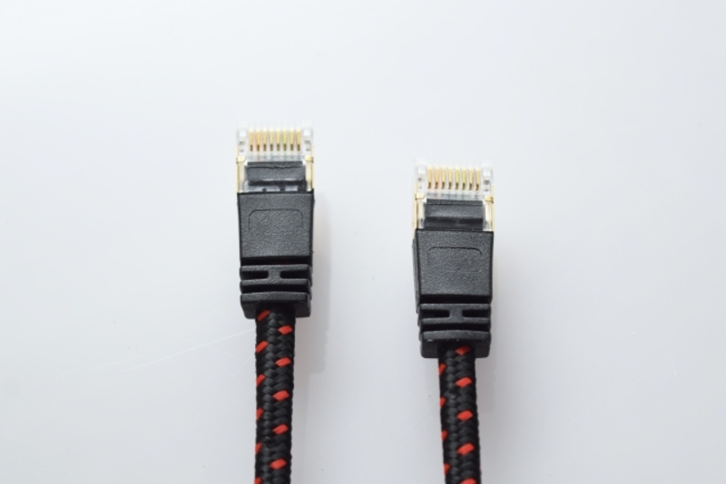 lan配線工事はどこに頼むか審議中