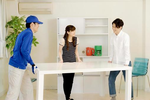 サカイ引越センター以外の業者に大型家具だけ依頼したカップル