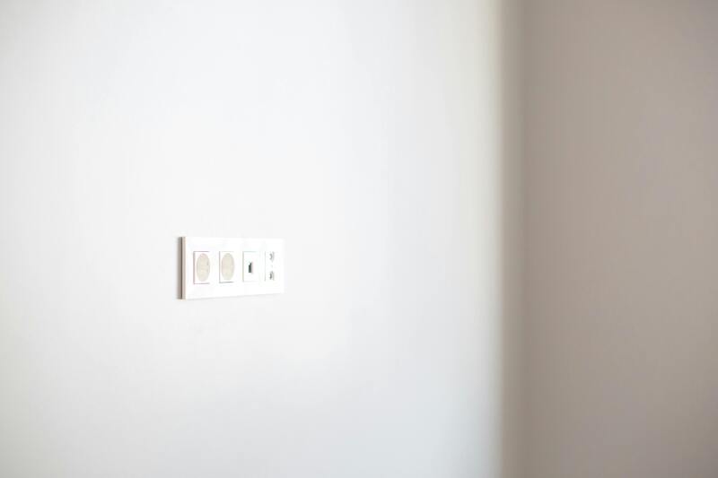 コンセントの異音をチェック