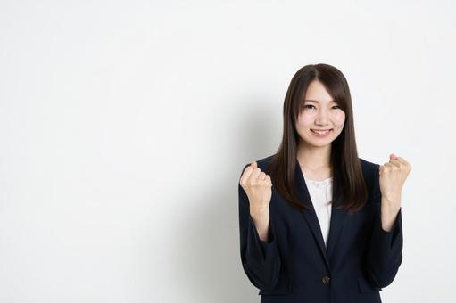 小学生の夏休みの引っ越しを成功させるポイントを解説する人