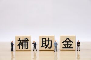 ウッドデッキ設置で使える補助金・助成金まとめ【最新版】対象条件や申請の流れも解説