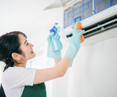 一人暮らしでエアコンを掃除したことない人は必見！放置リスク・簡単にできる掃除方法も紹介