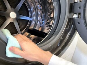 パナソニック製ドラム式洗濯機のほこり掃除方法！簡単お手入れ・注意点も解説