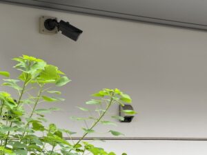 庭用防犯カメラの選び方・設置時の注意点とは？効果的な取り付け場所や配線工事まで徹底解説