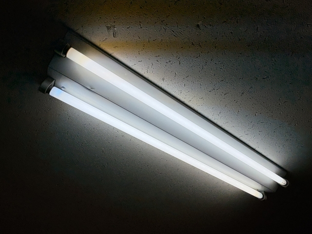 蛍光灯から音がする原因・症状