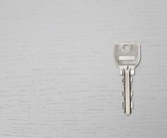 鍵番号から合鍵を作ろうとしている人が撮影した画像