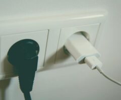 コンセントが欲しいところにない