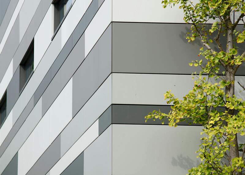 おしゃれなツートンのグレー外壁を調査