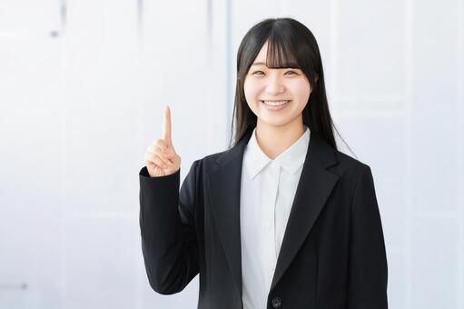 ザ・ゴールドの悪い評判の理由を解説する女性
