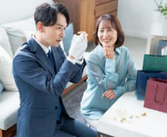 買取ブルドックの口コミ・評判を聞いて業者を選んだ人の査定の様子