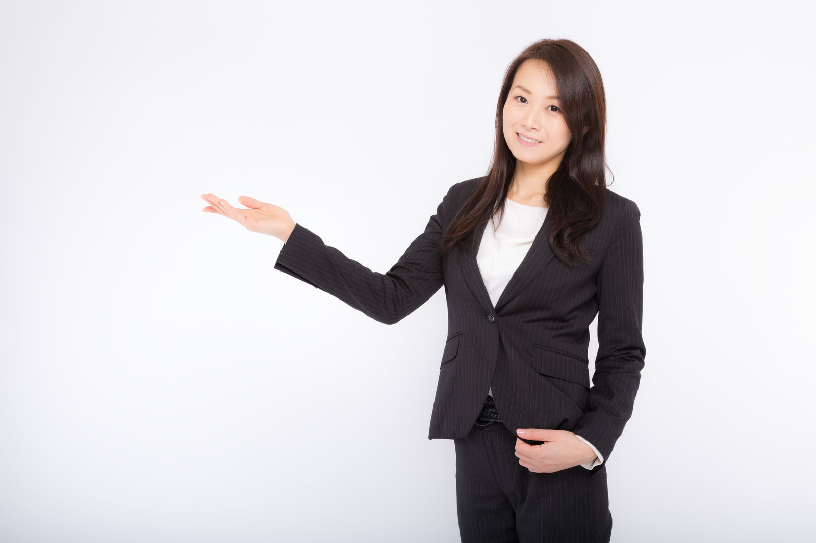 ベスト買取の仕組みや怪しい業者ではないことを解説する女性