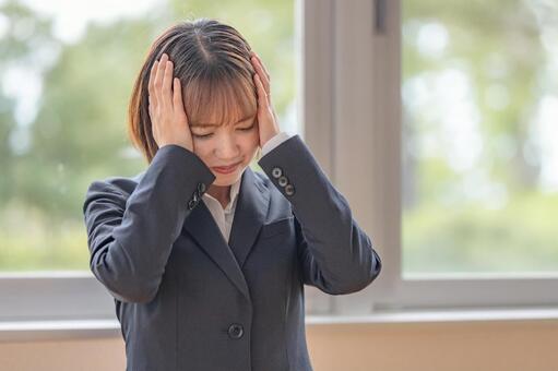 悪質な鍵開け業者でトラブルに見舞われた女性